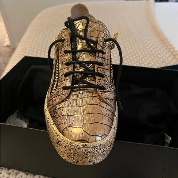 Giuseppe Zanotti, Size 10, Gold - Picture 3 of 6